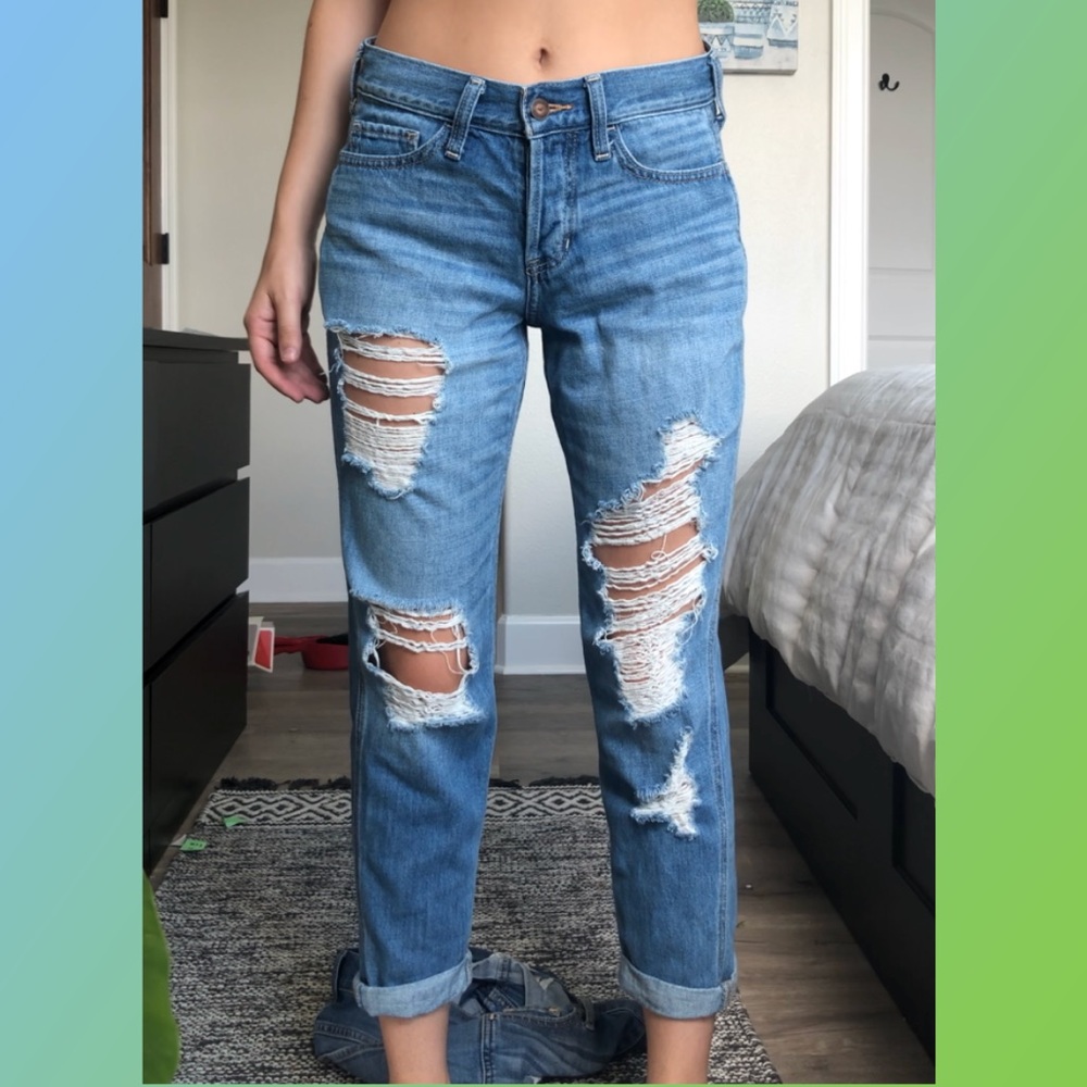 Ripped hollister boyfriend jean